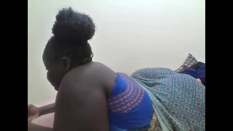 Snapshot of bigdarkass chatting on 21, 12, 2025 VIOLET online show from 21, 12, 2025