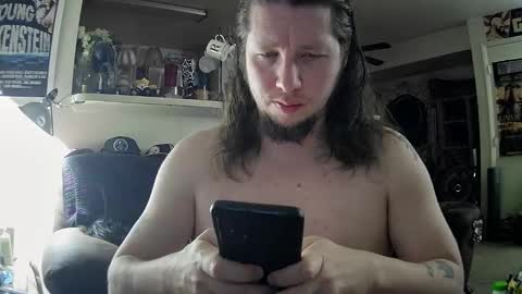 biggerisbetter21 online show from 14, 2, 2025