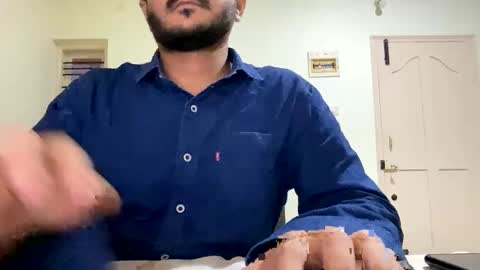 Snapshot of bighandsomesatisfy chatting on 1, 1, 2025 bighandsomesatisfy online show from 1, 1, 2025