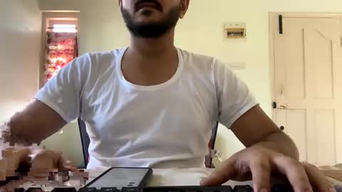 Snapshot of bighandsomesatisfy chatting on 3, 1, 2025 bighandsomesatisfy online show from 3, 1, 2025