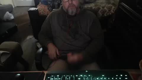 Snapshot of bighugmugg chatting on 10, 11, 2025 bighugmugg online show from 10, 11, 2025