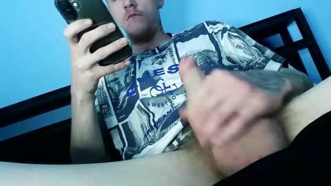 Snapshot of biglolo0369 chatting on 11, 11, 2025 biglolo0369 online show from 11, 11, 2025