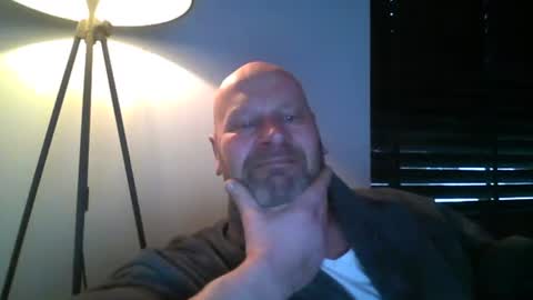 Snapshot of bigmike3339 chatting on 24, 2, 2025 bigmike3339 online show from 24, 2, 2025