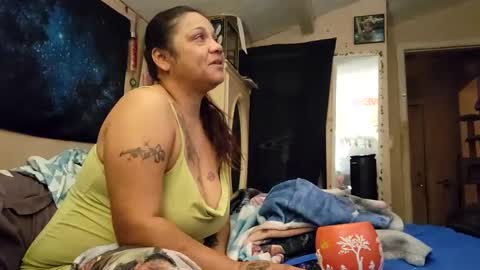 the Mini mami online show from 28, 2, 2025