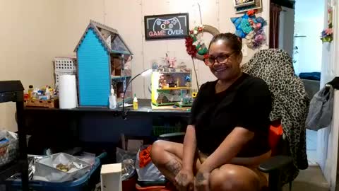 the Mini mami online show from 29, 9, 2025