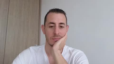 Snapshot of bigonehott chatting on 15, 10, 2025 online show from 15, 10, 2025