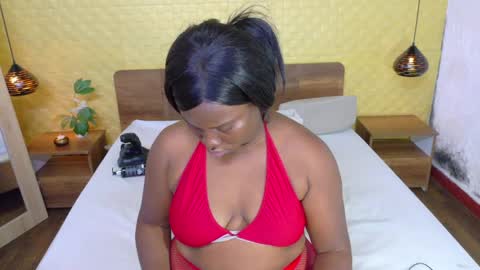 Snapshot of bigroundbooty_ chatting on 18, 4, 2026 bigroundbooty_ online show from 18, 4, 2026