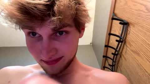 Snapshot of bigskinnyboyshh chatting on 6, 1, 2025 bigskinnyboyshh online show from 6, 1, 2025