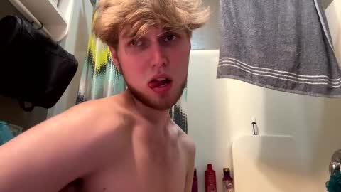 Snapshot of bigskinnyboyshh chatting on 11, 2, 2025 bigskinnyboyshh online show from 11, 2, 2025