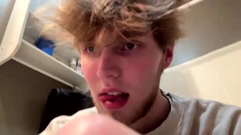 Snapshot of bigskinnyboyshh chatting on 14, 2, 2025 bigskinnyboyshh online show from 14, 2, 2025