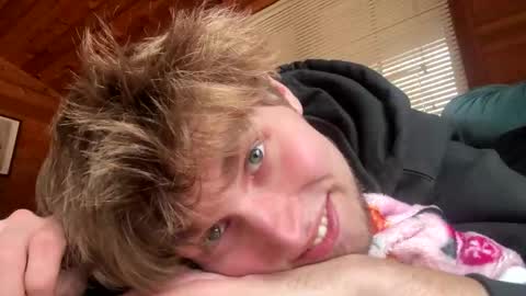 Snapshot of bigskinnyboyshh chatting on 9, 11, 2025 bigskinnyboyshh online show from 9, 11, 2025