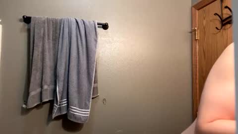 Snapshot of bigskinnyboyshh chatting on 25, 11, 2025 bigskinnyboyshh online show from 25, 11, 2025