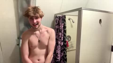 Snapshot of bigskinnyboyshh chatting on 4, 12, 2025 bigskinnyboyshh online show from 4, 12, 2025