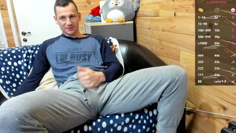 Snapshot of bigsshark chatting on 3, 2, 2025 bigsshark online show from 3, 2, 2025