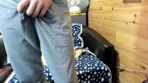 Snapshot of bigsshark chatting on 4, 2, 2025 bigsshark online show from 4, 2, 2025