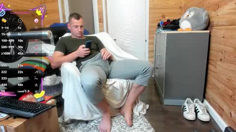 Snapshot of bigsshark chatting on 15, 10, 2025 bigsshark online show from 15, 10, 2025