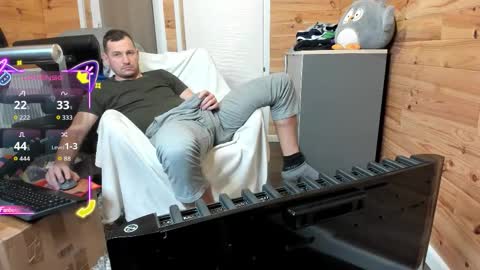 Snapshot of bigsshark chatting on 14, 12, 2025 bigsshark online show from 14, 12, 2025