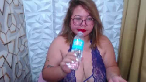Snapshot of bigtitshotmom chatting on 19, 1, 2025 MARJ online show from 19, 1, 2025