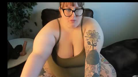 Snapshot of bigtittybbw chatting on 28, 3, 2026 bigtittybbw online show from 28, 3, 2026