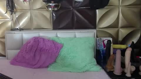 Snapshot of biky_hot chatting on 2, 3, 2025 Biky Hot online show from 2, 3, 2025