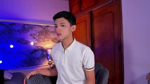 Sam online show from 8, 4, 2026