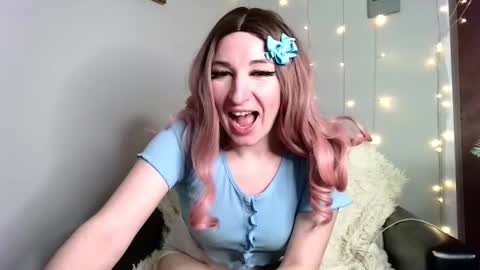 Snapshot of birdie_kiss chatting on 2, 3, 2026 birdie_kiss online show from 2, 3, 2026