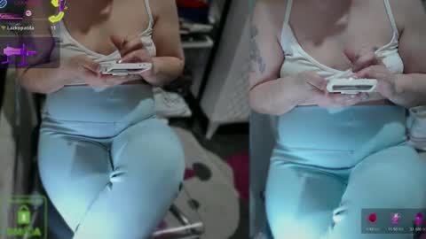 bisex woman online show from 5, 3, 2026