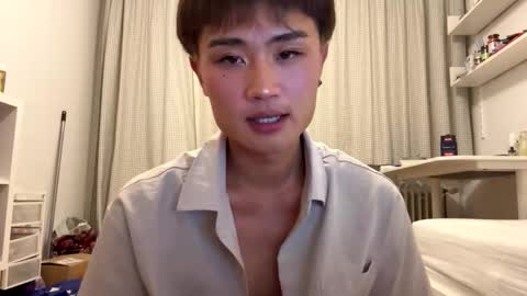 Snapshot of bitchie_bitch chatting on 22, 5, 2026 Lou online show from 22, 5, 2026