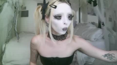 vampire fang  online show from 9, 3, 2026