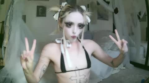 vampire fang  online show from 22, 4, 2026