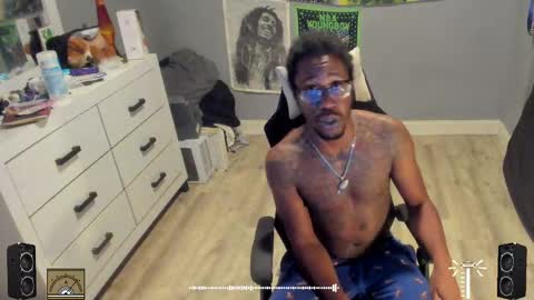 Plant Base Streamers From Pennsylvania online show from 21, 10, 2025