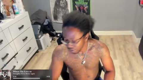 Plant Base Streamers From Pennsylvania online show from 28, 10, 2025