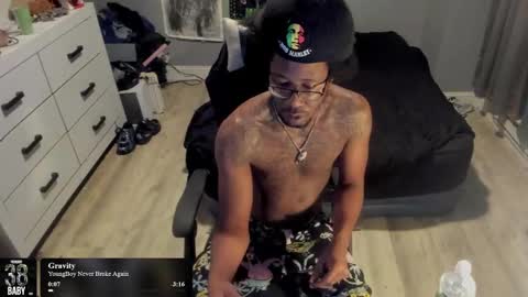 Plant Base Streamers From Pennsylvania online show from 17, 11, 2025