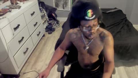 Plant Base Streamers From Pennsylvania online show from 5, 12, 2025