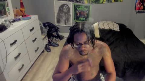 Plant Base Streamers From Pennsylvania online show from 13, 12, 2025