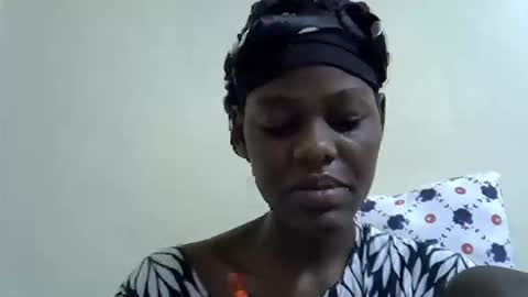 Snapshot of black_berry9 chatting on 24, 10, 2025 black_berry9 online show from 24, 10, 2025