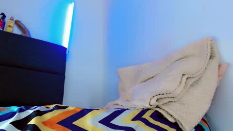 black_fire_sweet online show from 16, 10, 2025