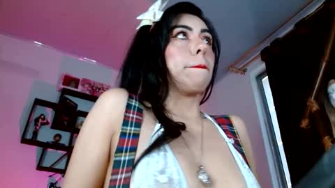 Snapshot of black_lady_05 chatting on 22, 1, 2025 millie online show from 22, 1, 2025