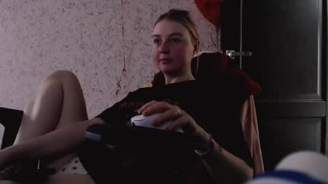 Snapshot of black_neon chatting on 16, 2, 2025 Sasha and Bella online show from 16, 2, 2025