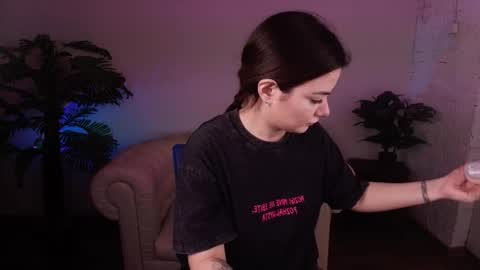 Mon Mon online show from 15, 3, 2026