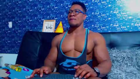 Snapshot of black_seus85 chatting on 26, 10, 2025 duglas online show from 26, 10, 2025