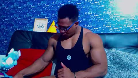 Snapshot of black_seus85 chatting on 24, 11, 2025 duglas online show from 24, 11, 2025