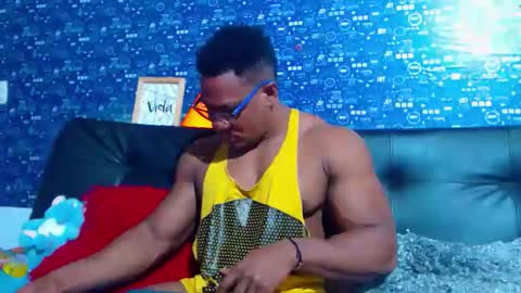 Snapshot of black_seus85 chatting on 28, 11, 2025 duglas online show from 28, 11, 2025