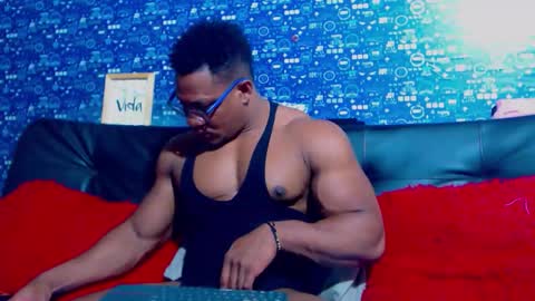 Snapshot of black_seus85 chatting on 2, 12, 2025 duglas online show from 2, 12, 2025