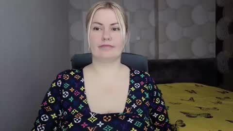 Snapshot of blackeyes11 chatting on 15, 12, 2025 blackeyes11 online show from 15, 12, 2025