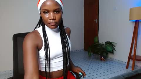Snapshot of blackmellanin_ chatting on 15, 12, 2024 Smiley sylivia online show from 15, 12, 2024