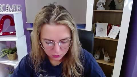 Snapshot of blackrosezoey chatting on 29, 10, 2025 Z O E Y online show from 29, 10, 2025