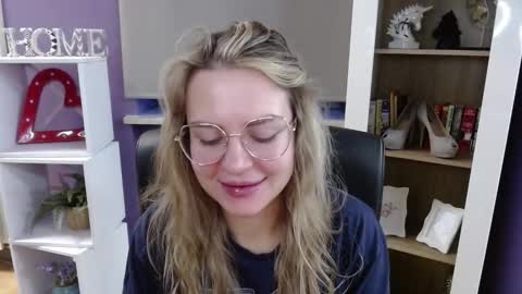 Snapshot of blackrosezoey chatting on 7, 11, 2025 Z O E Y online show from 7, 11, 2025