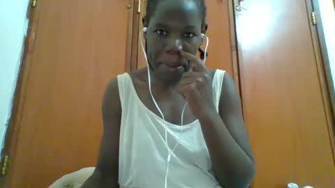 Snapshot of blacksexygal chatting on 19, 12, 2025 SARAH online show from 19, 12, 2025