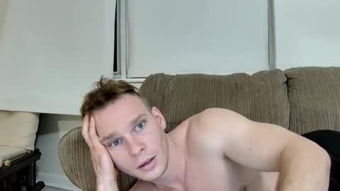 Snapshot of blakeandskylar chatting on 8, 2, 2025 BlakeAndSkylar online show from 8, 2, 2025